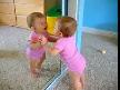 Bebecik Kendini Aynada G�r�nce.
